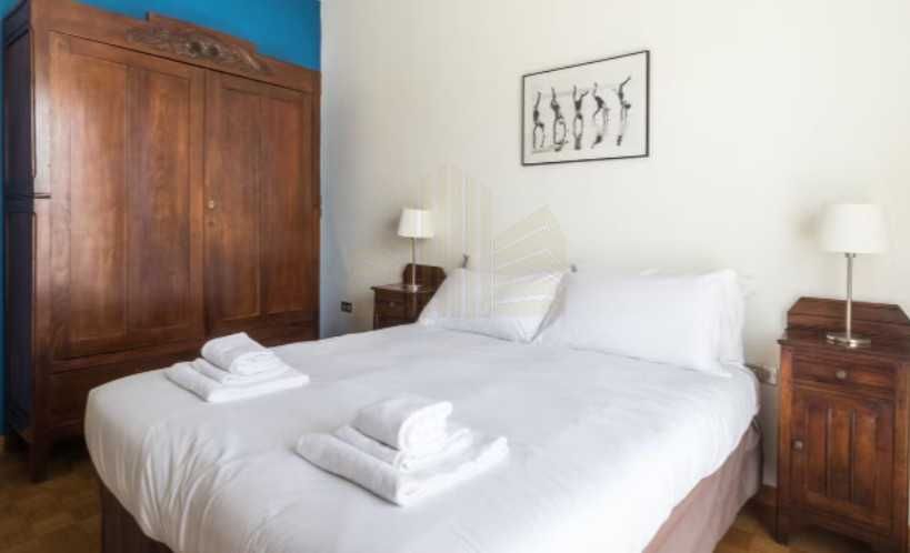 Тристаен апартамент Център