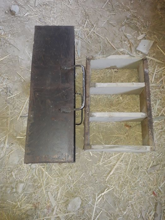 Joyida quyiladigan temir qoli va yog'och