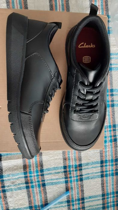 Clarks /Lotto нови естествена кожа -30номер