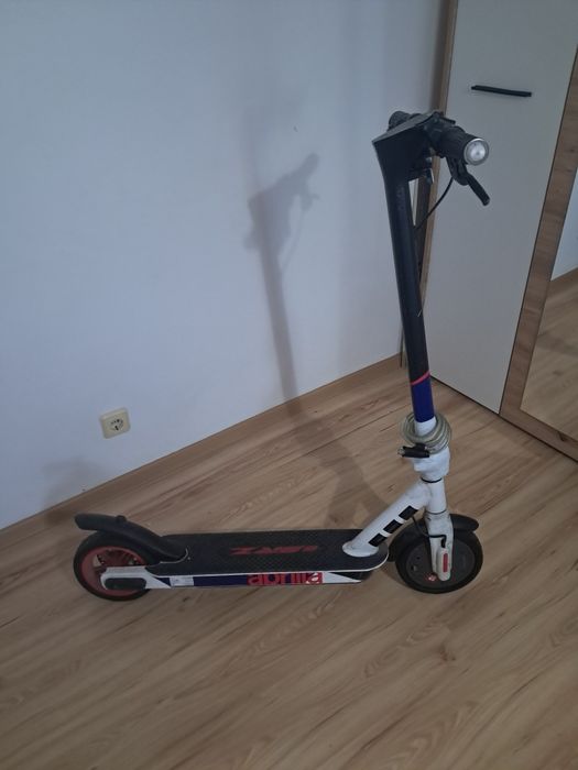Trotineta electrica aprilia