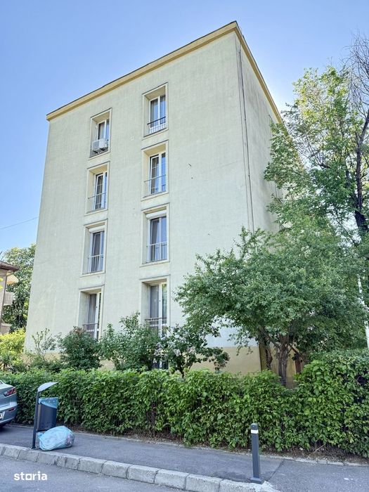 Floreasca - Mihail Glinka, Garsoniera mobilata, centrala proprie