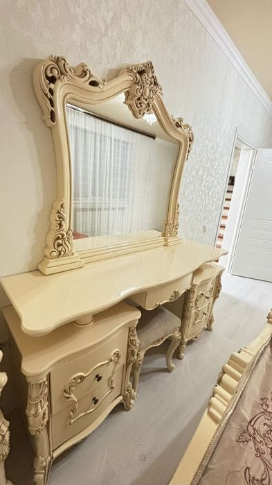Продам спальный гарнитур