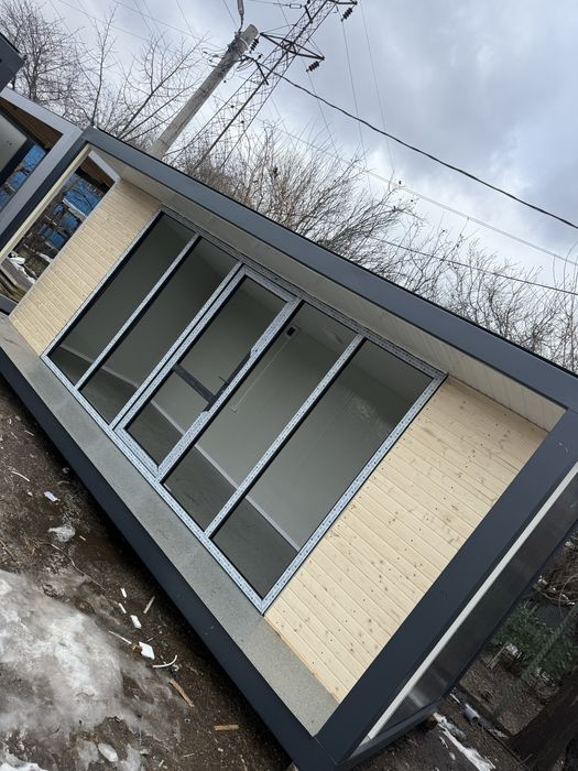 Container 6x3m cu vitrina riflaj lemn si terasa pret real 4.150€+tva