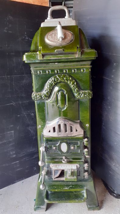 Vând sobă de fontă emailata vitange