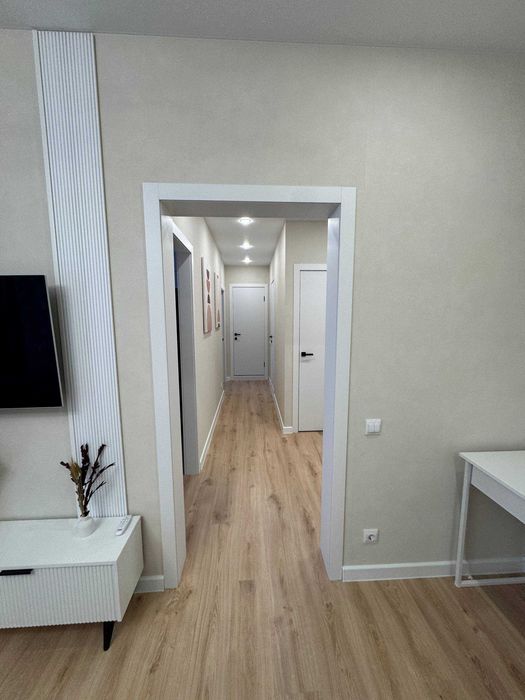 Сдам 2-ком кв. в Центре, ор-р Ц1, Сквер, Метро Амир Темур [P8]