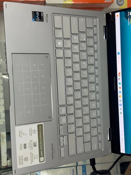 Asus zenbook flip 14 OLED