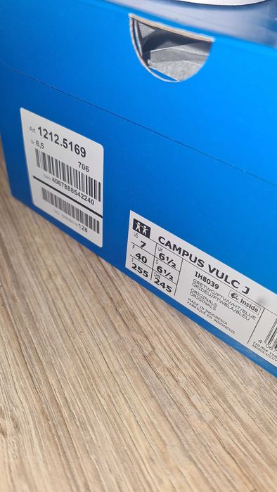 Чисто нови Adidas Campus