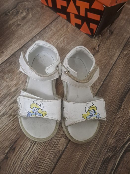 Детские сандали продам