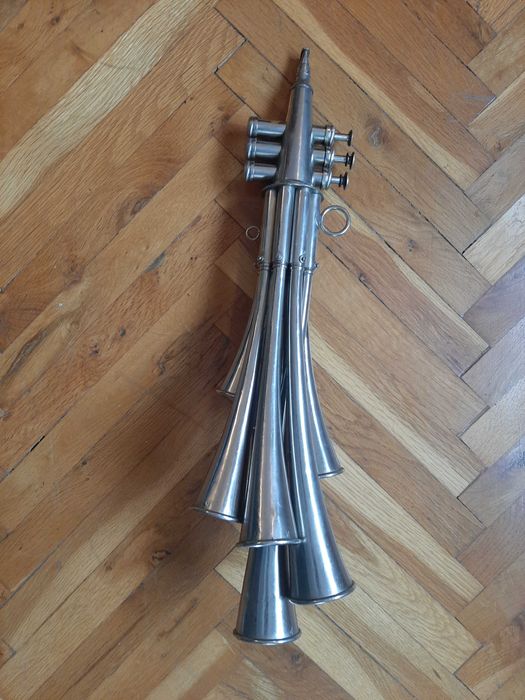 Музикален инструмент - фанфар