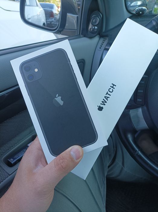 iPhone 11 Black 128 + watch Se 44