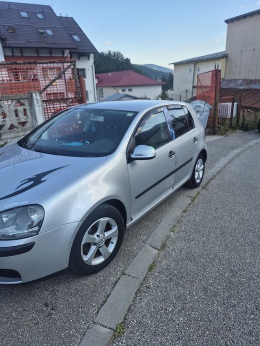 Vand golf 5 in stare aproape impecabila