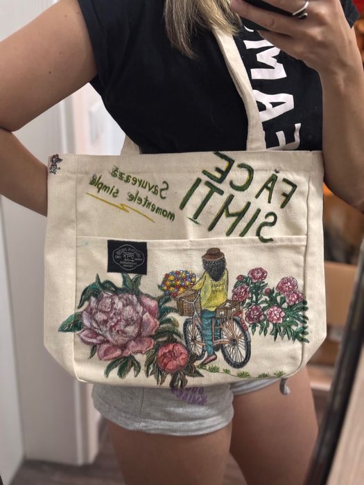 Geantă de pânză cu fermoar, pictată manual. Potrivită pentru laptop