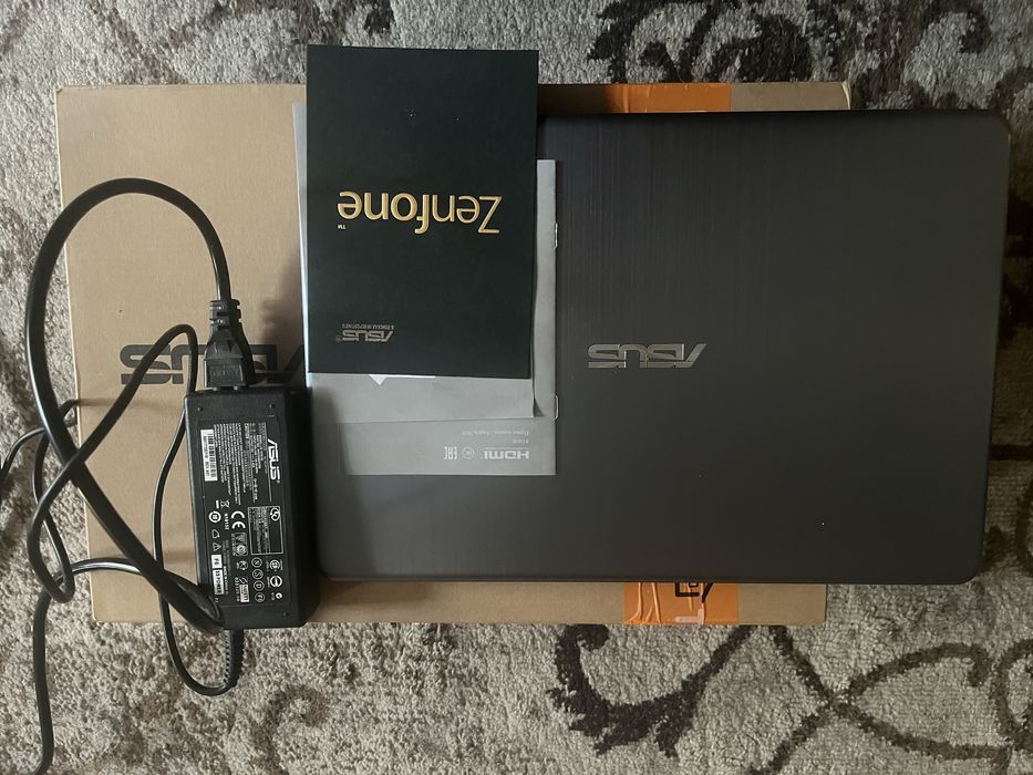 Ноутбук Cloudbook Asus.