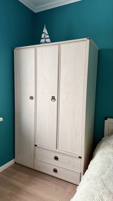 Шкаф с двумя сек