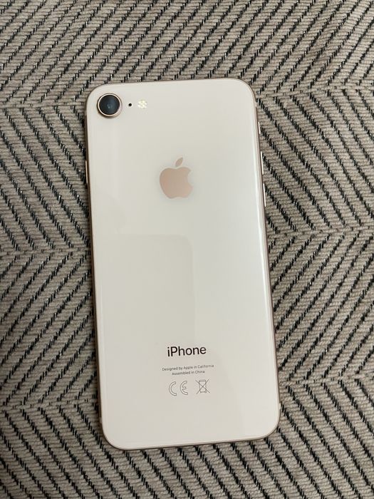 Продам Apple Iphone 8