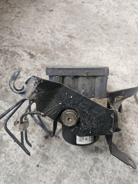 Pompa ABS avand codul original 2S61-2M110-CE, pentru Ford Fiesta