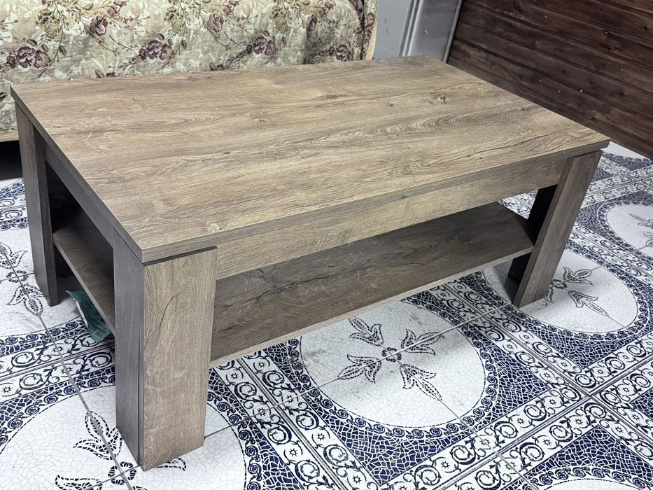 Продам кофейный столик