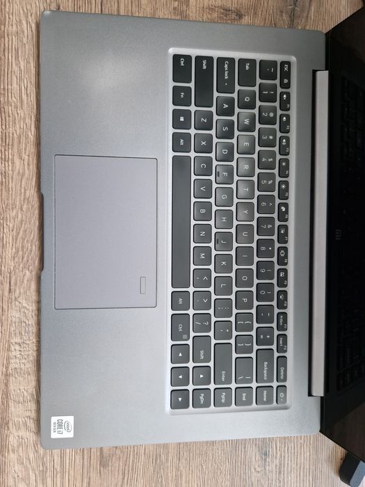 Xiaomi Mi Notebook Pro 15 в отличном состоянии