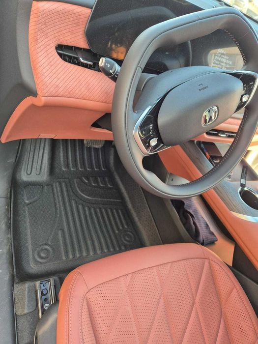 Большой выбор оригинальных ТПЕ ковриков на любое авто!