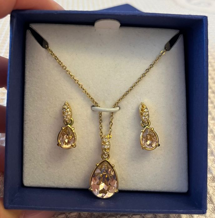 Комплект колие и обеци Сваровски