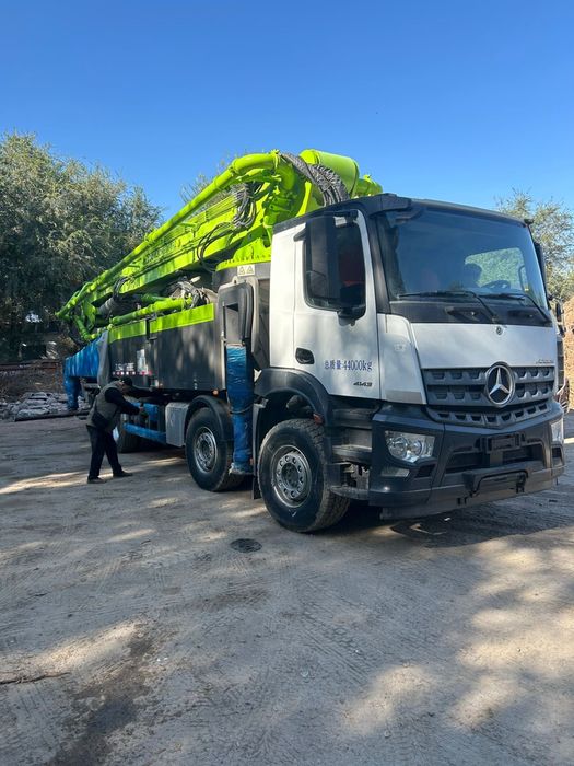 Автобетононасос 63 м.