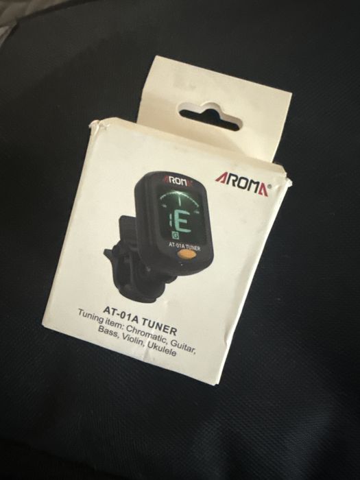 Продам гитару укулеле и тюнер