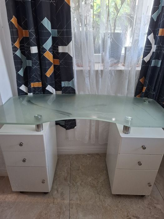 Masă profesională pentru manichiură – 120 x 45 cm