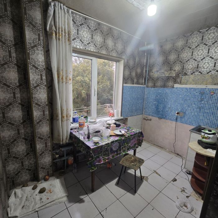 Продается 2 ком кв переделанная в 3 ком кв