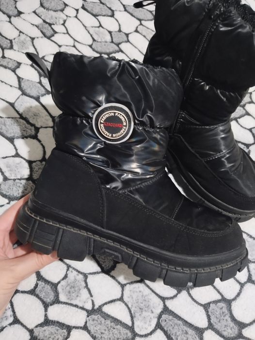 Продам обувь на девочку