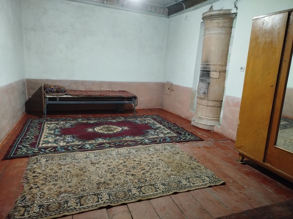 Ижарага оддий шароитда алохида ховли узок муддатга 200