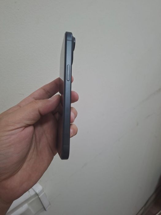 Продам iphone 15 с гарантией