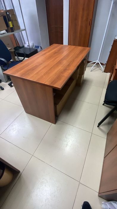 Продам офисную мебель