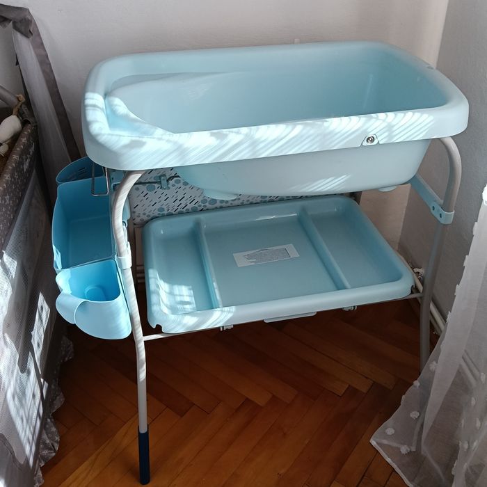 Masă de schimbat și făcut duș pentru bebe