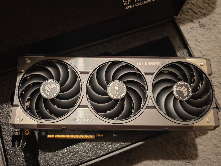 Видео Карта ASUS TUF Gaming Radeon RX 9070XT OC 16GB GDDR6 256bit