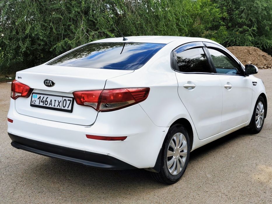 Продам Kia Rio на Автомате.