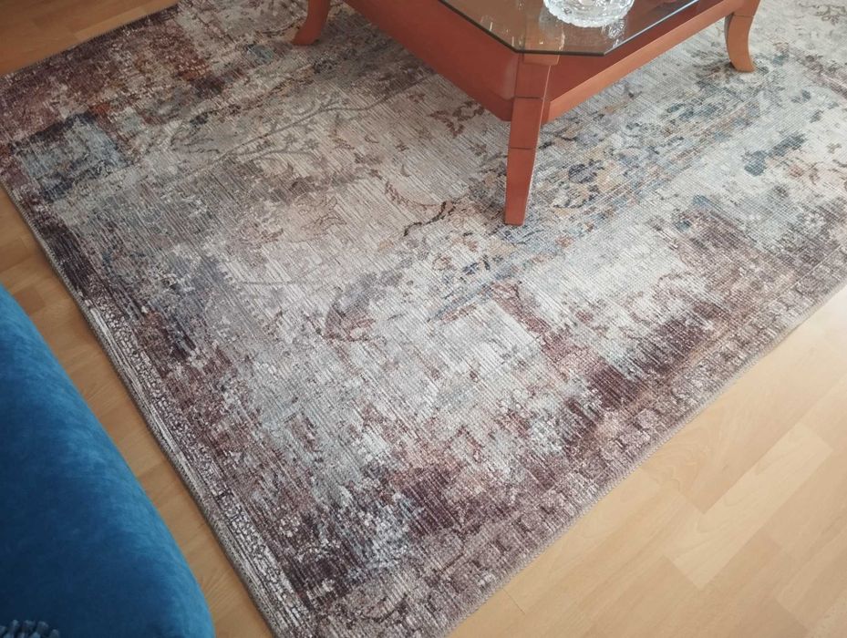 Килими отлично състояние