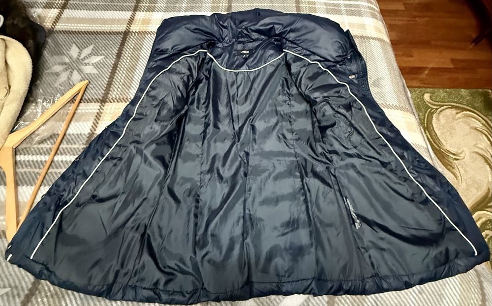 Продам женскую куртку