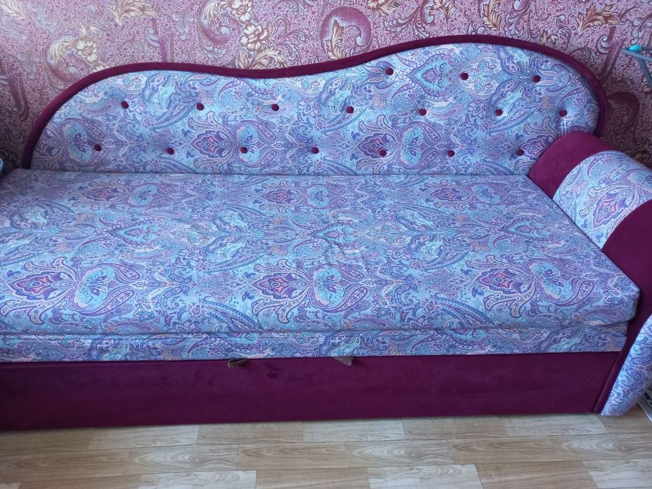 Диван   тахта      .