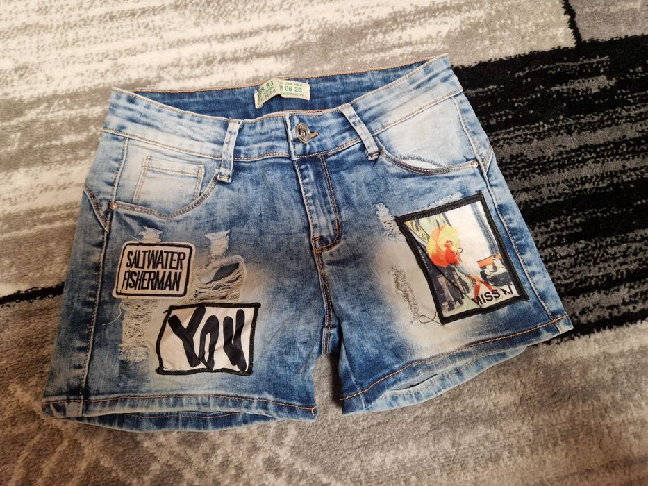 Pantaloni scurti și fustițe de blugi