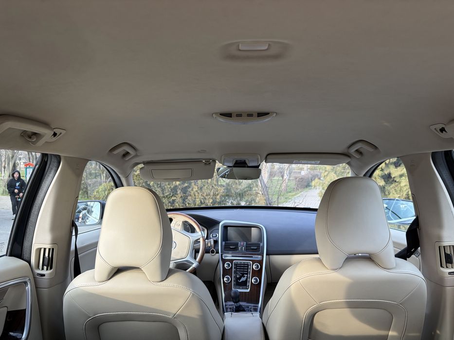 VOLVO XC60 2015 — imagine 5