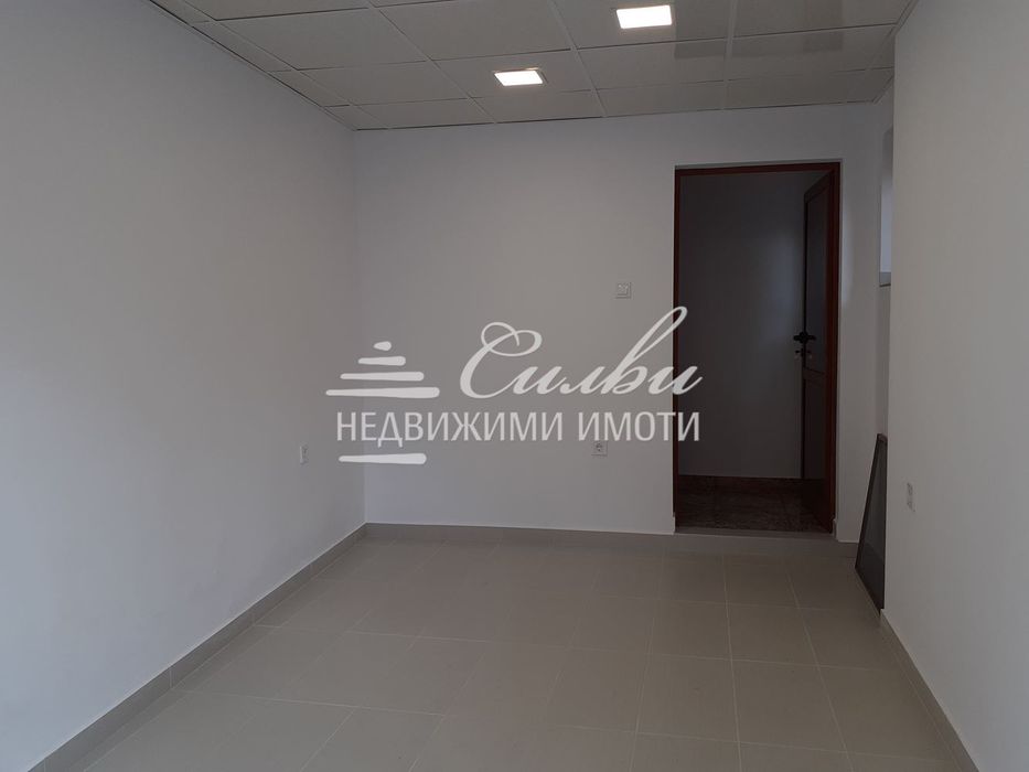 Дава се под наем Офис в Шумен, Център - 27 кв.м за 150.45 € - Снимка #1