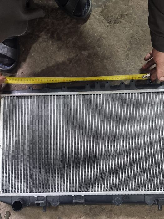 Радиатор Nissan Preria