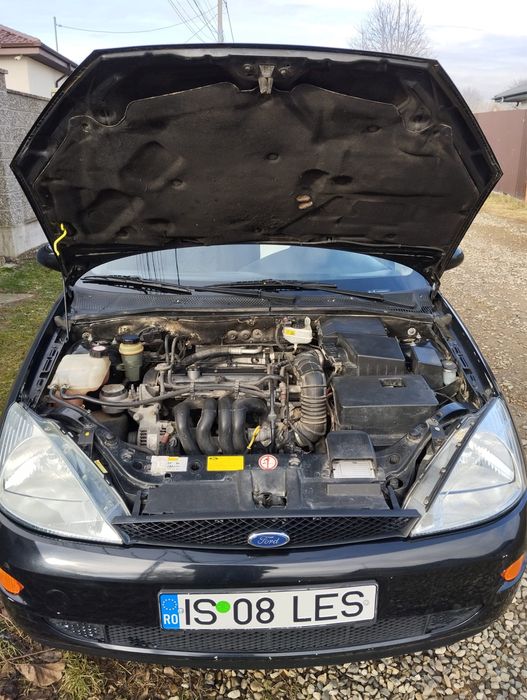 Vand ford focus 1.6 16v sau dezmembrez