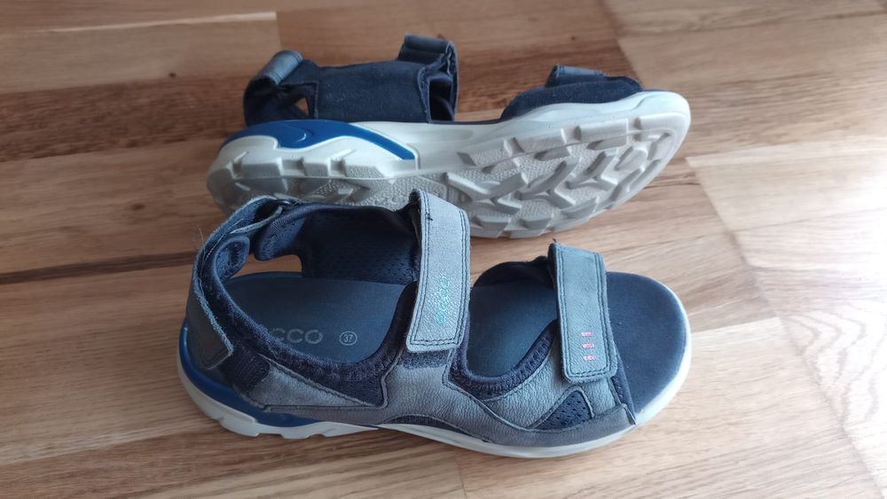 Sandale ecco marime37