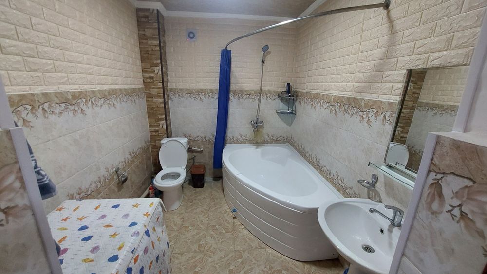 Kvartira sotiladi 3 xonali  93m2