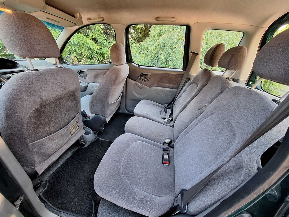 Toyota Yaris Verso 1.3, в движение, 2 комплекта гуми, климатик