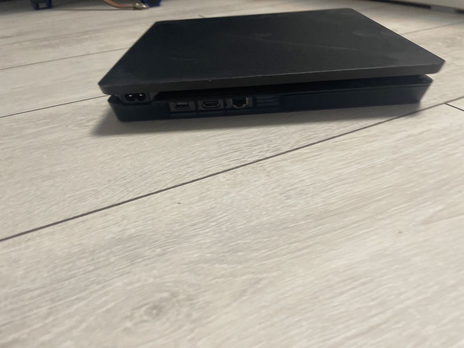 Playstation 4 slim