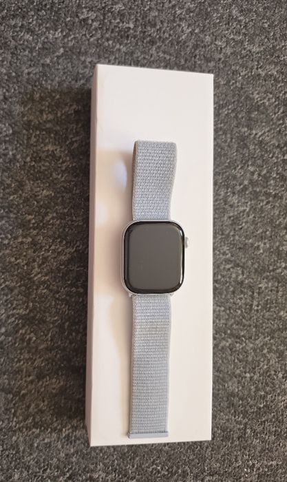 iPhone 15 Pro Max + Apple Watch Series 10
