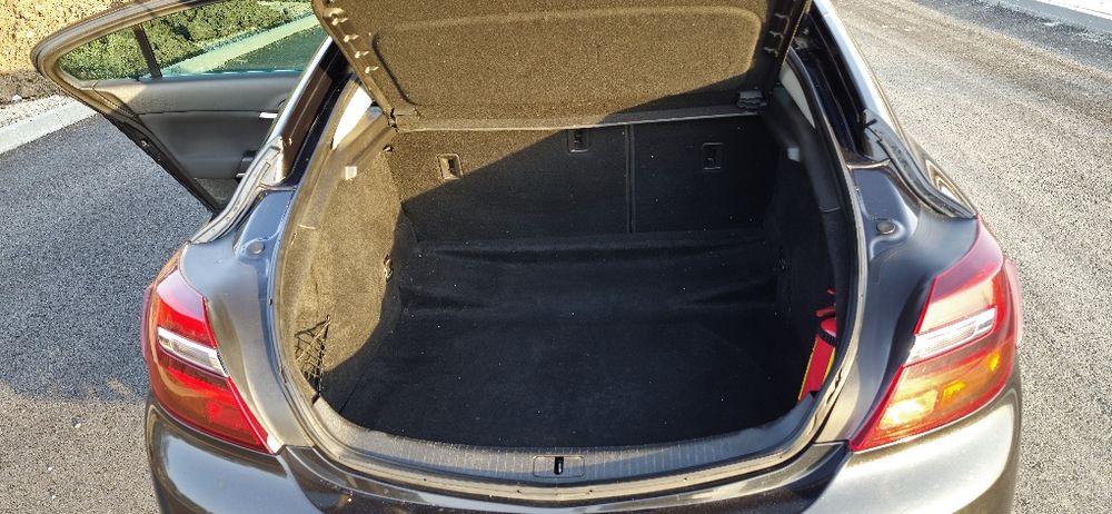 Автомобил Спешно Опел Инсигния Дизел  /Opel Insignia 2.0 turbo Ecoflex