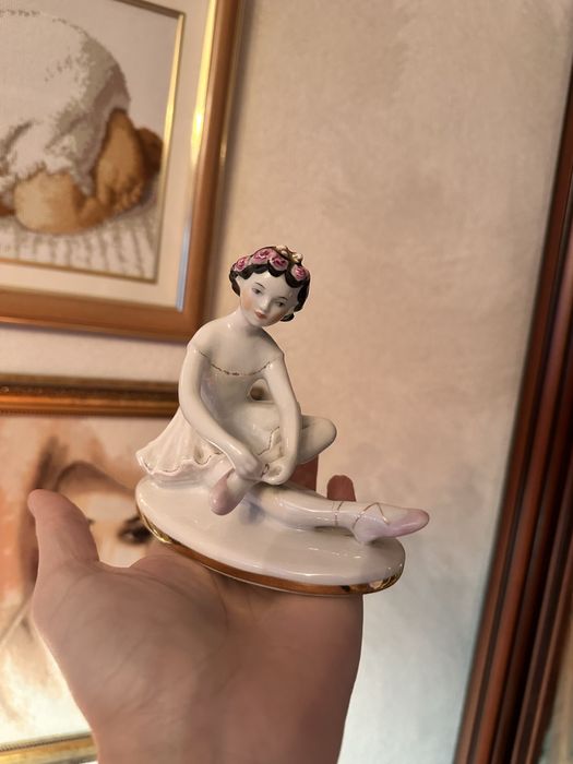 Форфоровые статуэтки